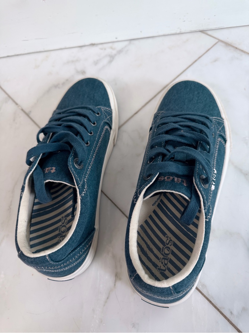 Taos Shoes Women’s 8.5 Denim Dark Blue Color Sneakers comfort walking support - Picture 6 of 9